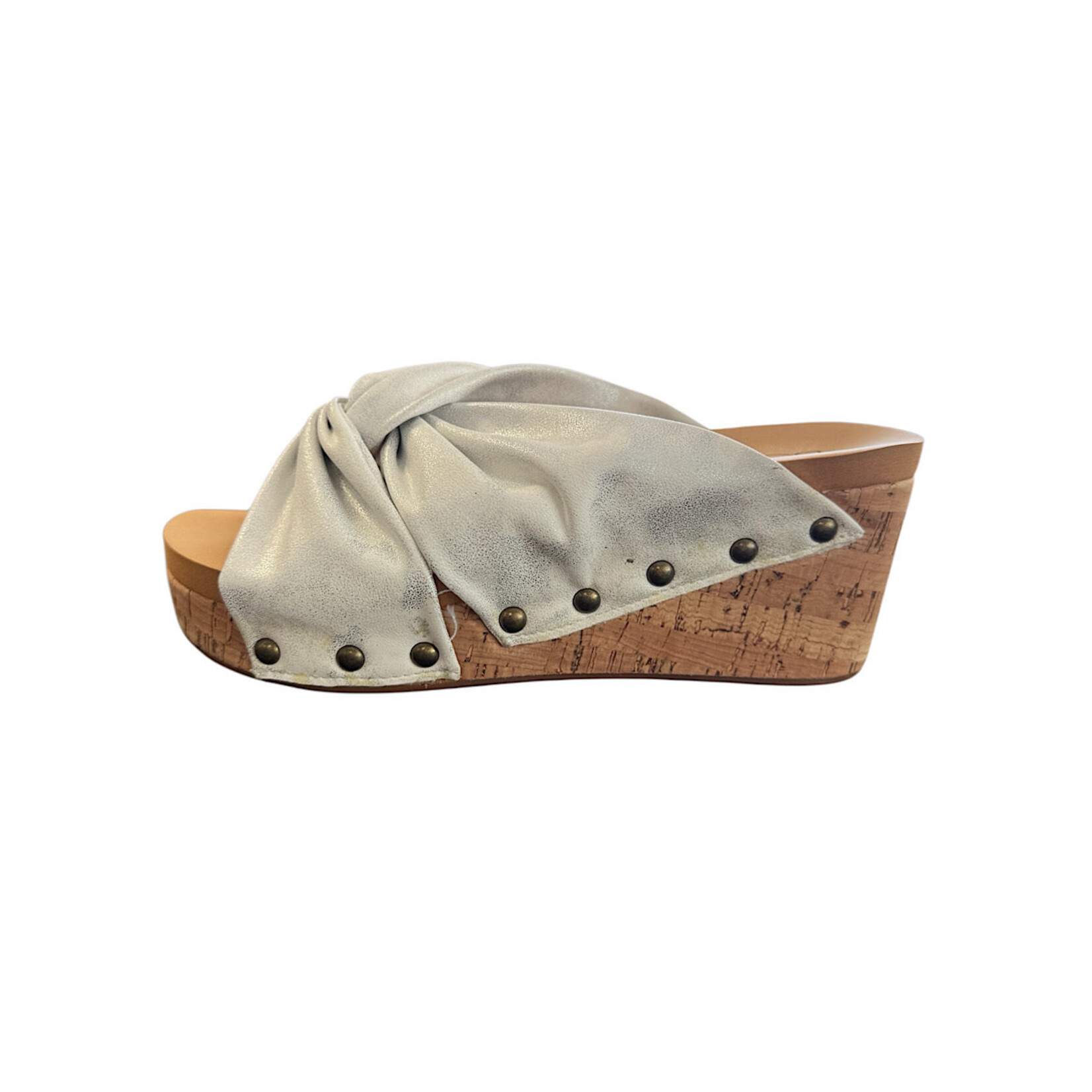 Corky's Cheerful White Wedge