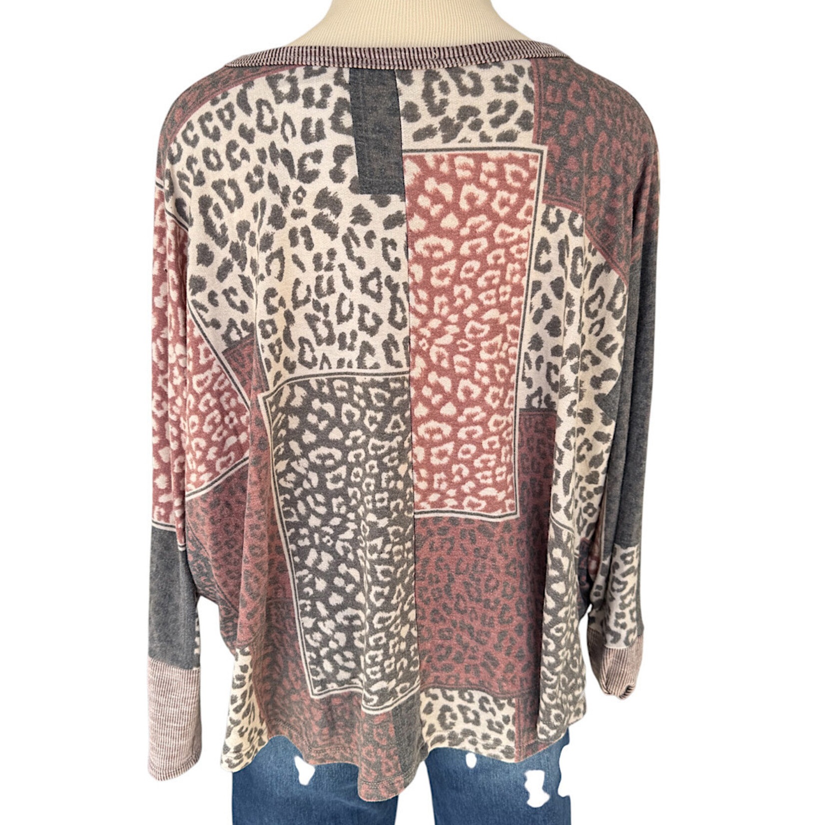 Blush Cheetah Print Sweater Top Size Medium-RF