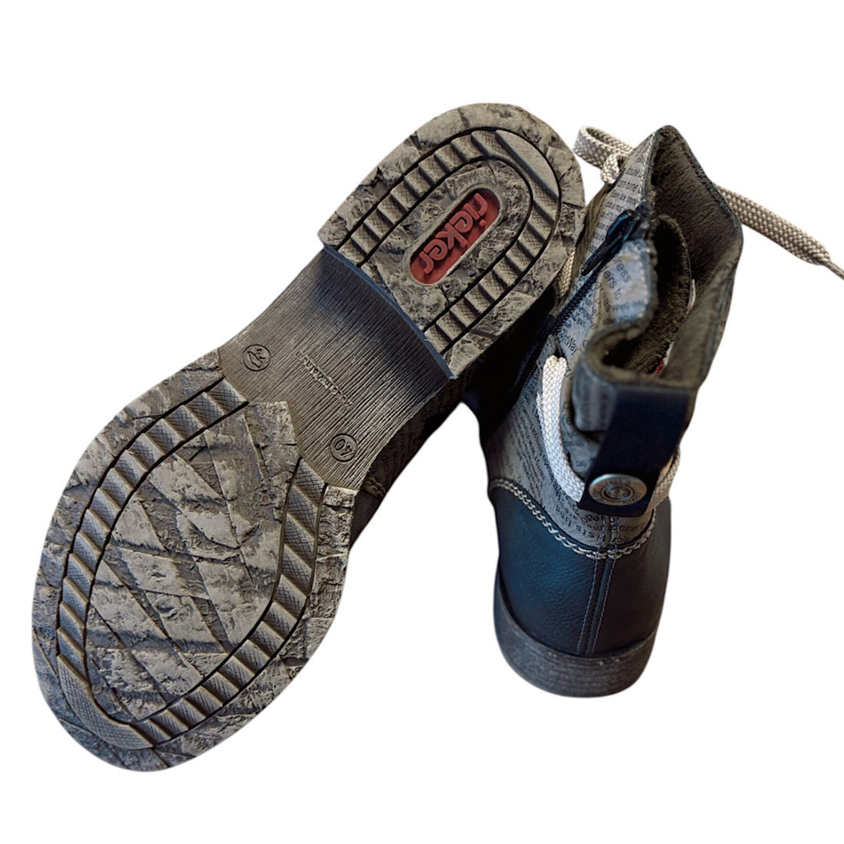 Rieker Payton 22 Grey Newspaper Printed Boot Size 9.5-RF