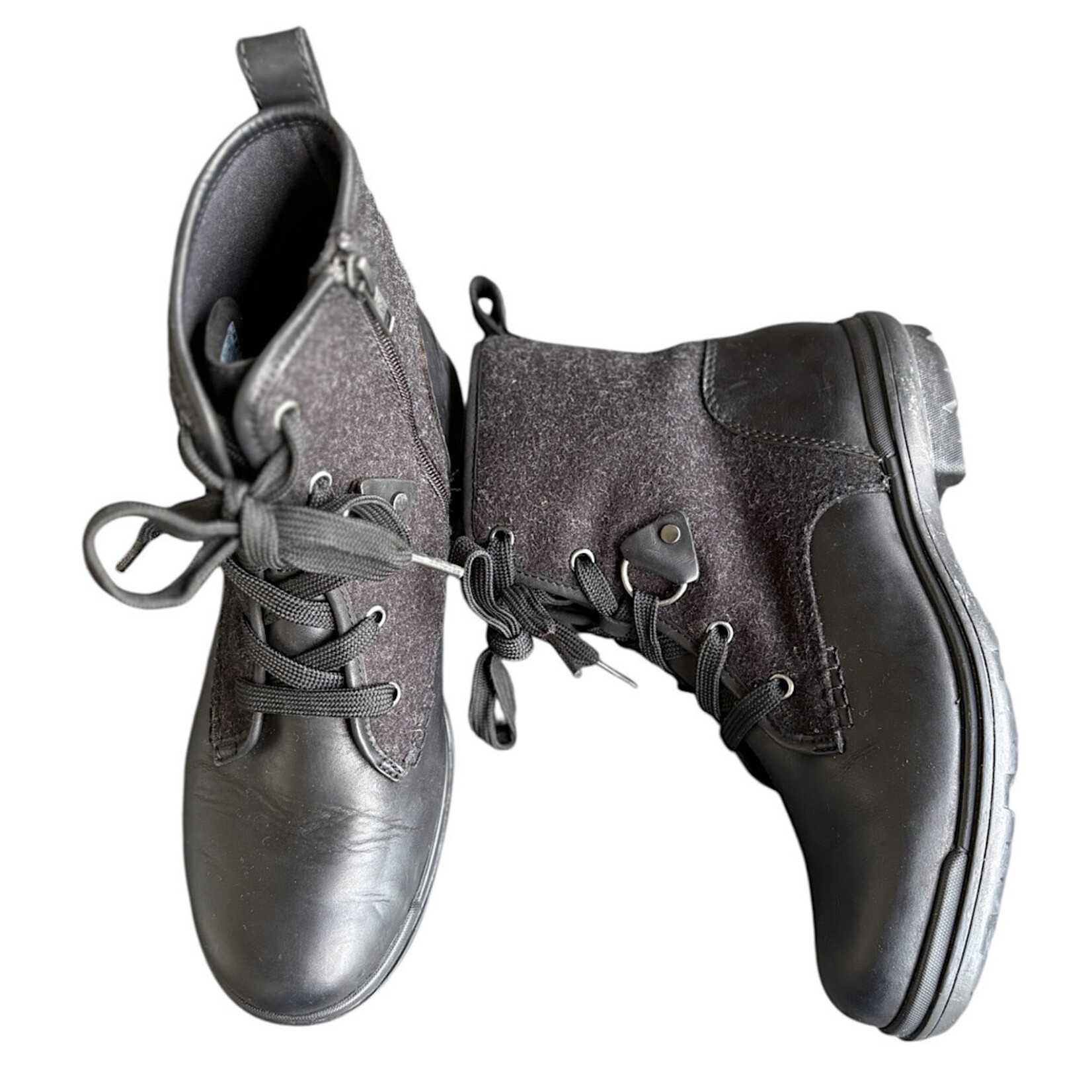 UGG Black Hapsburg Hiker Boot Size 9-RF