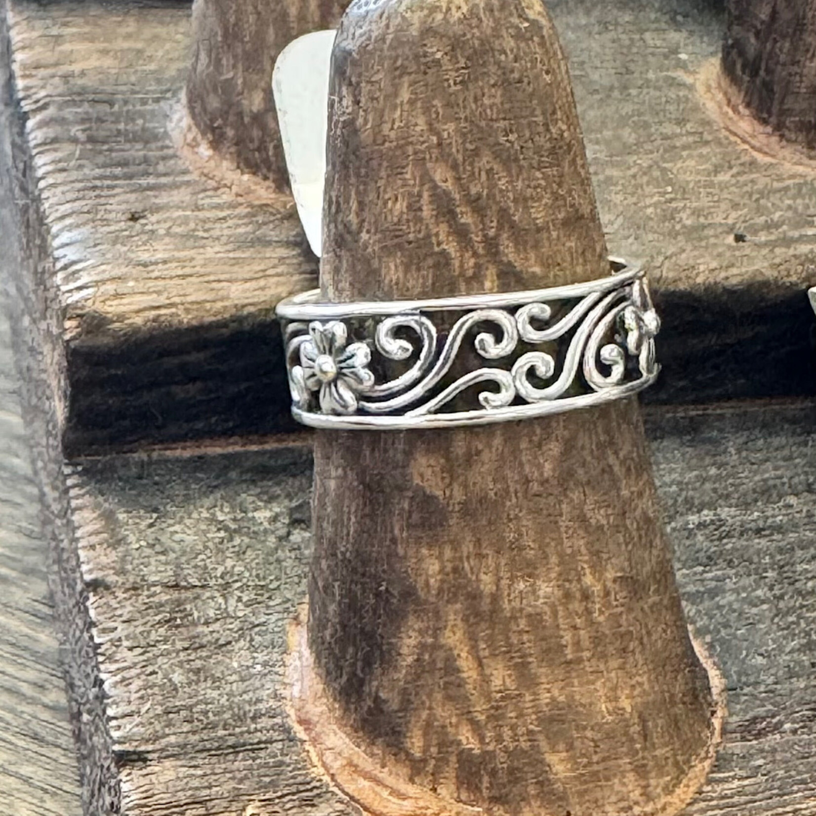 Sterling Silver Filigree Flower Band Ring