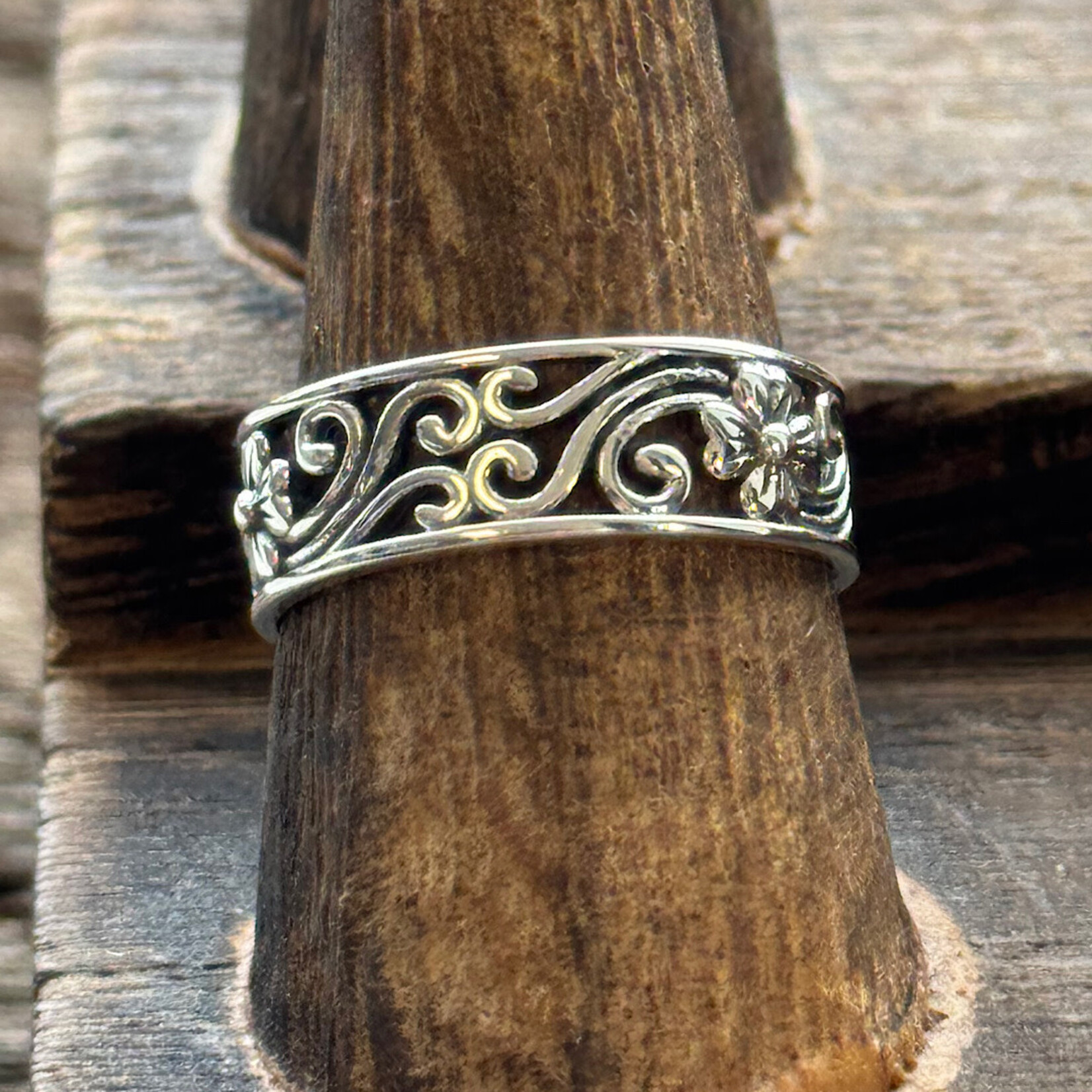 Sterling Silver Filigree Flower Band Ring