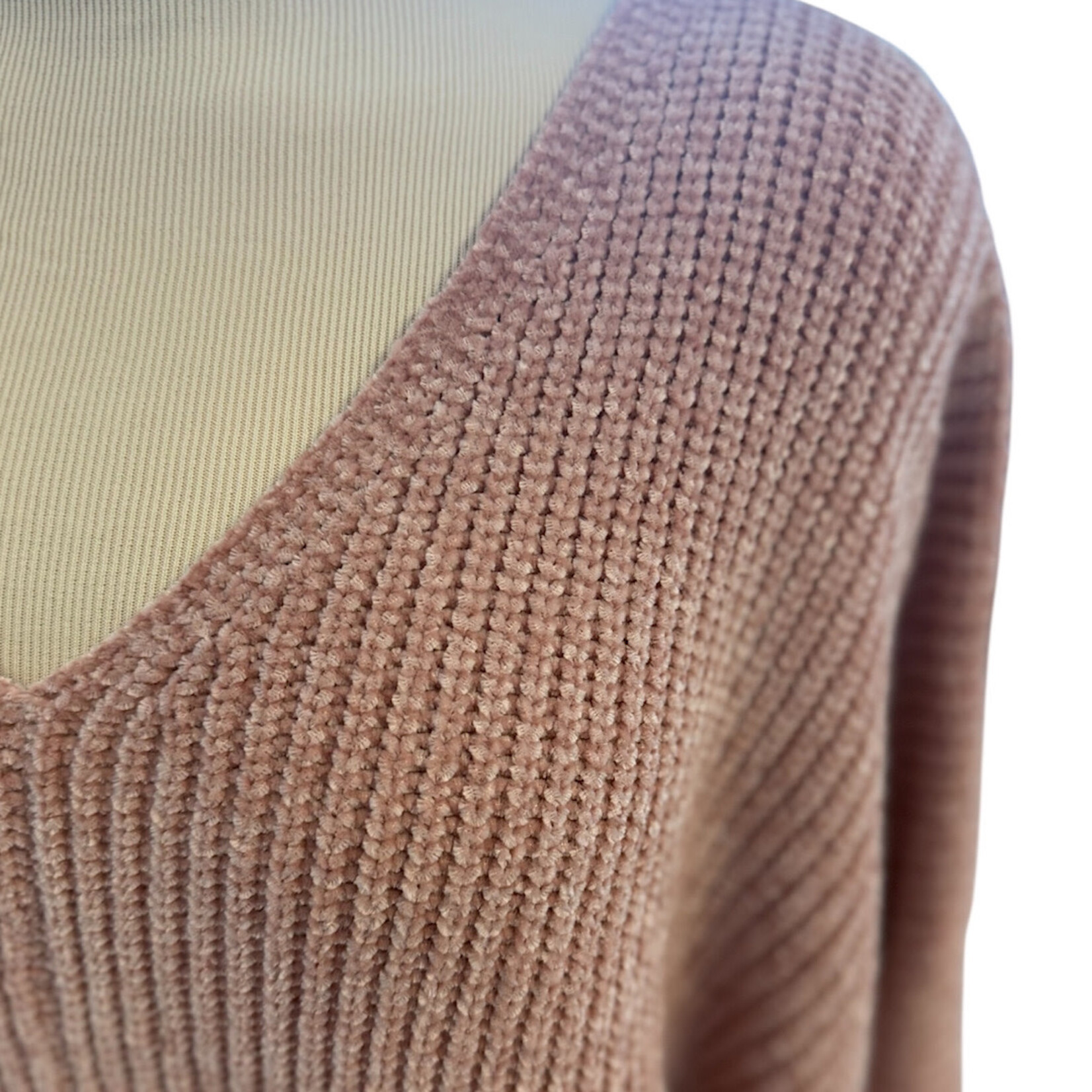 Rose V-Neck Ribbed Long Sleeve Sweater Size Medium- RF