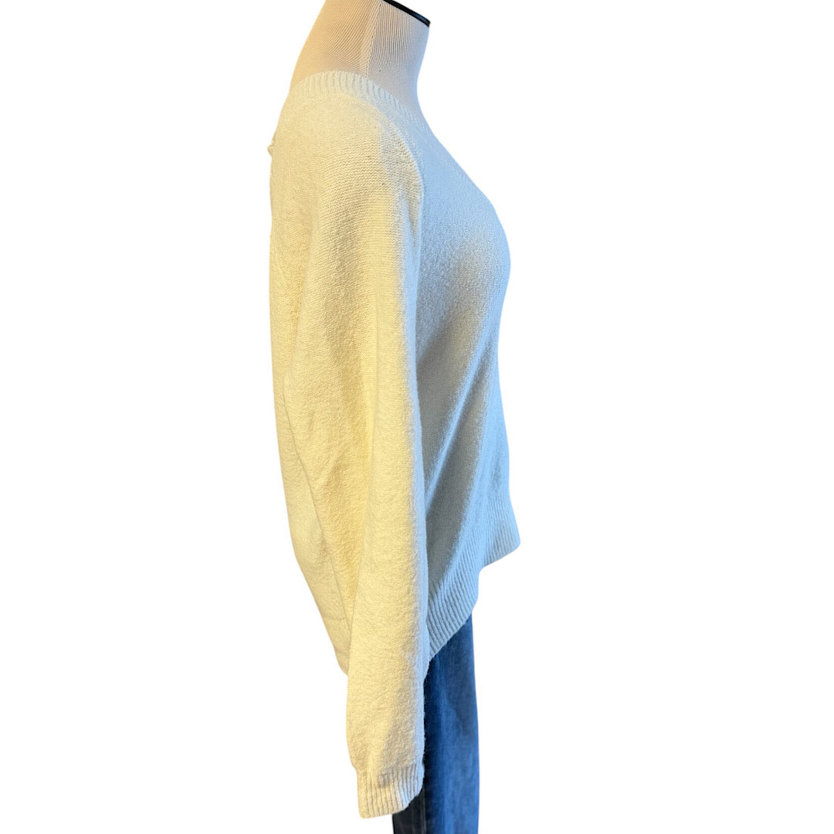 Cream V-Neck Long Sleeve Sweater Size Small- RF