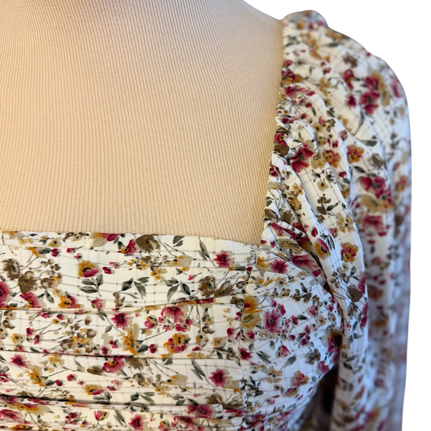 White Floral Mix Long Sleeve Blouse Size Small- RF