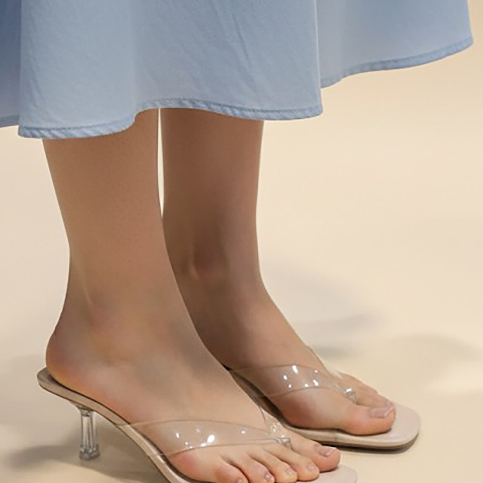 ANNE MICHELLE ANNE MICHELLE CLEAR LUCITE THONG HEEL MOJITO-04