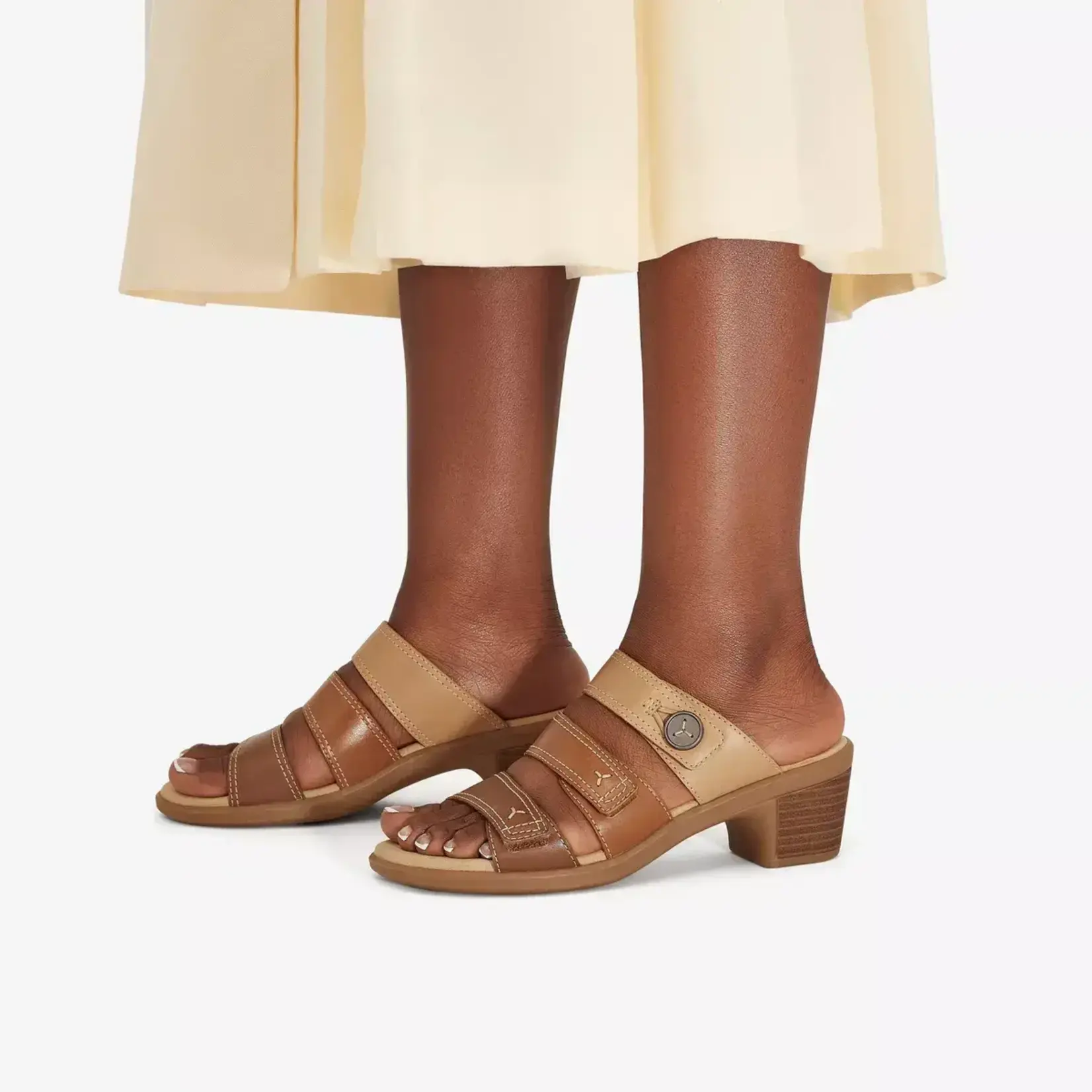 CLARKS CLARKS 3 BAND BLOCK HEEL EMILY2 ADELLA 26181679