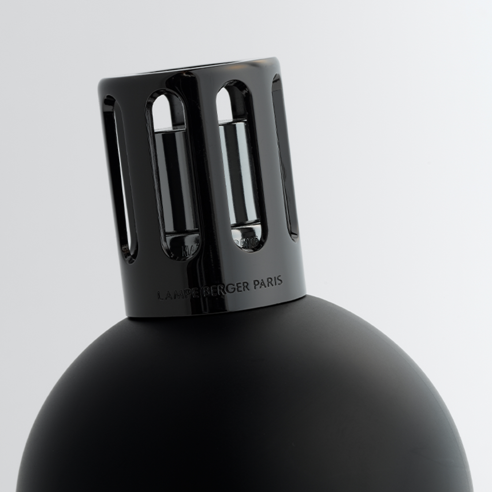Maison Berger Paris Round Ultra-Black Lamp - 4718