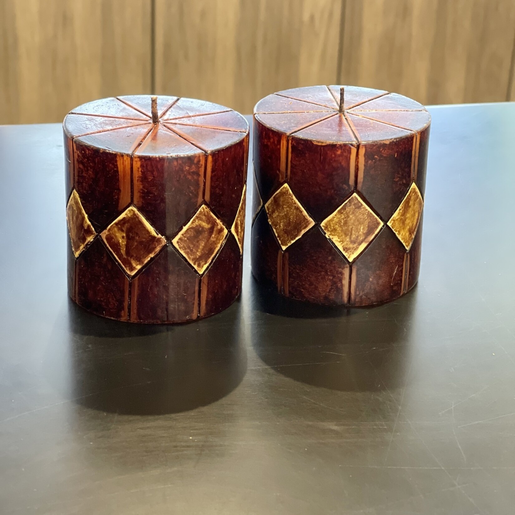 House of Zog Inc. Cylindrical Diamond Candle