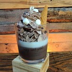 LAURA CO Dessert Soy Candle - Rocky Road Gelato