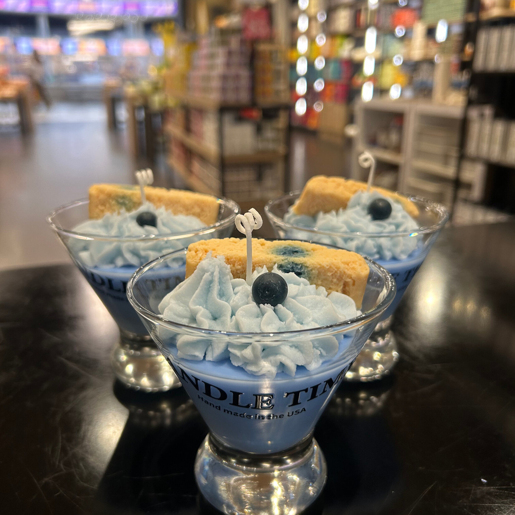 Candle Time Blueberry Rose Dream Soy Wax  Medium Candle