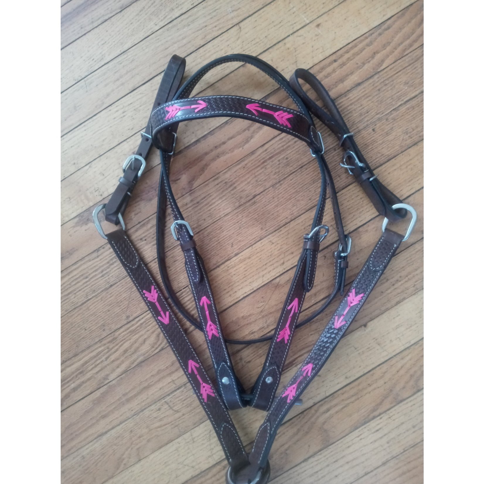 Headstall and Breast Collar with Arrow Detail