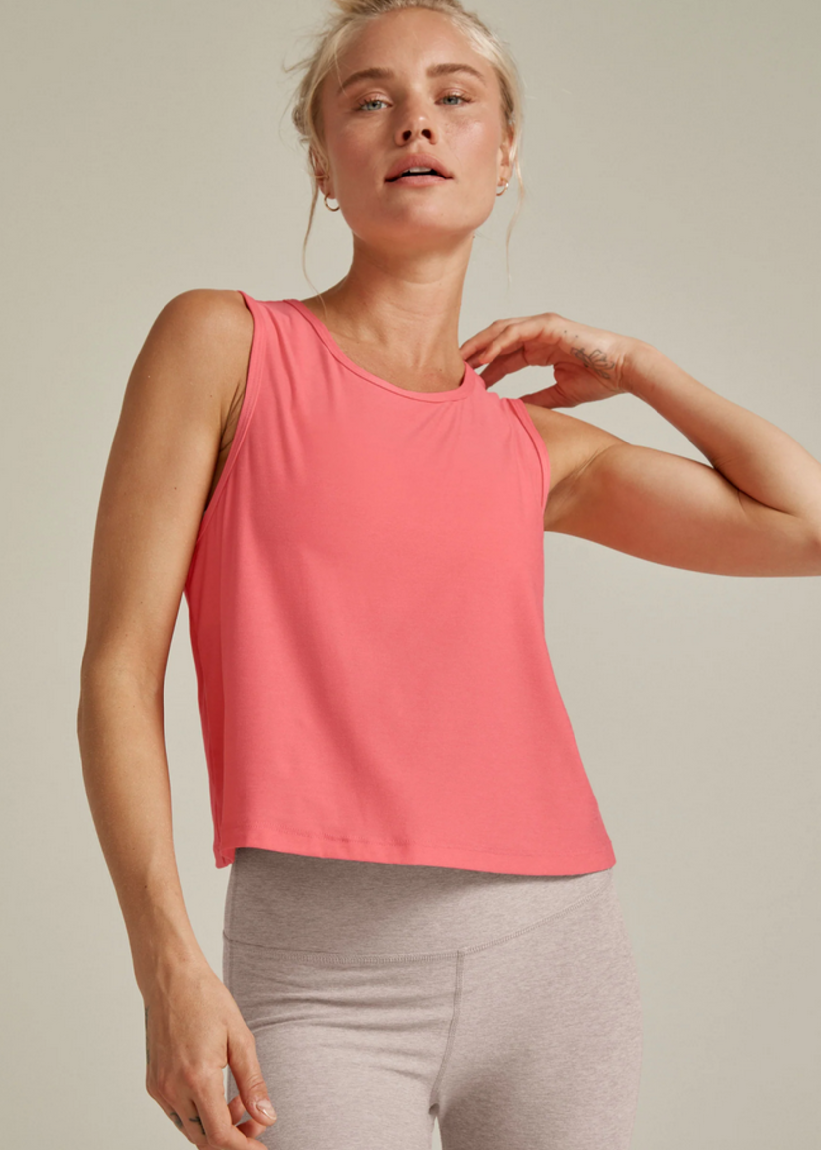 Beyond Yoga Featherweight New View Cropped Tank- Sun Kissed Coral Heather