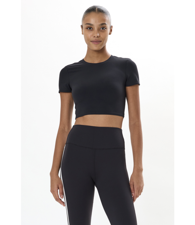 Airweight Short Sleeve Crop- Black