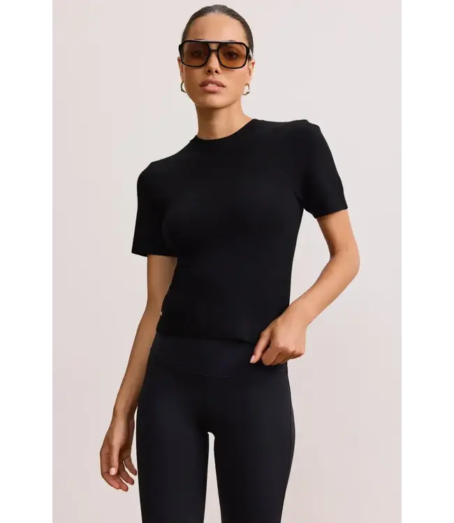 Olly Regular Shortsleeve Tee- Black