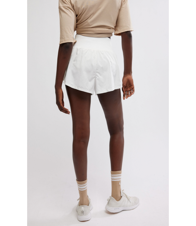 Carpe Diem Short- White