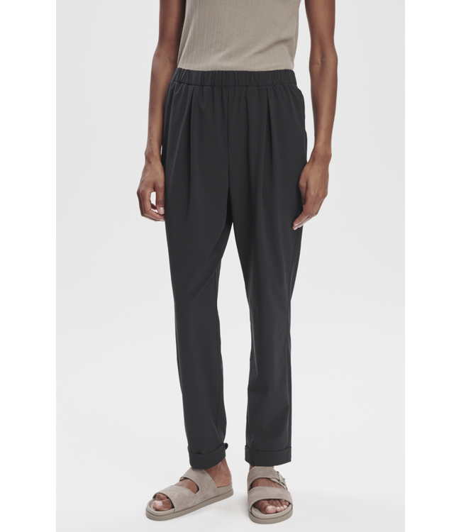 Alana Slim Tapered Cuff Pant 27- Black