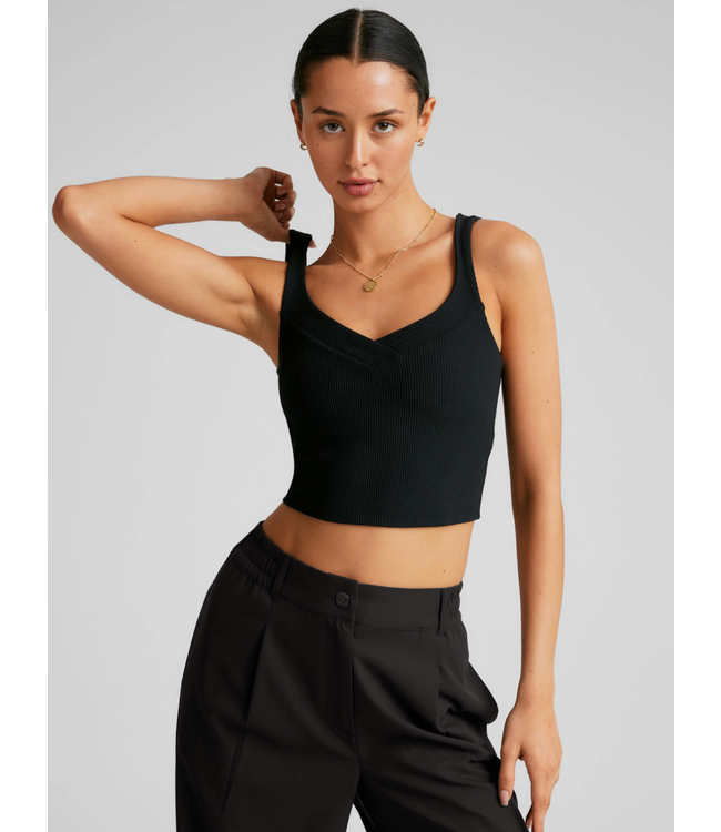 Impulse Ribbed Cropped Tank- Black Onyx