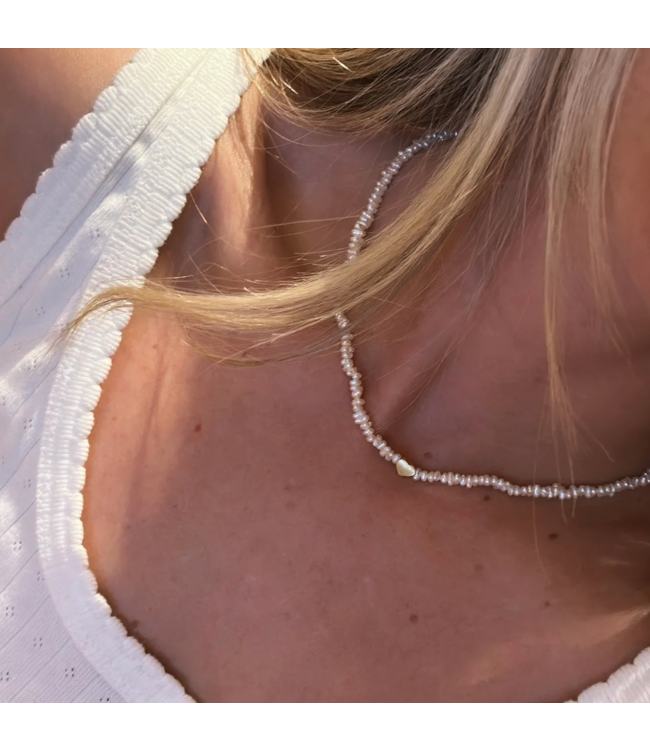 Bella Necklace- Pearl Heart