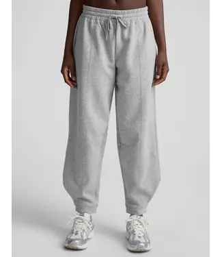 Beyond Yoga Luxefleece Barrel Sweatpant- Light Heather Gray