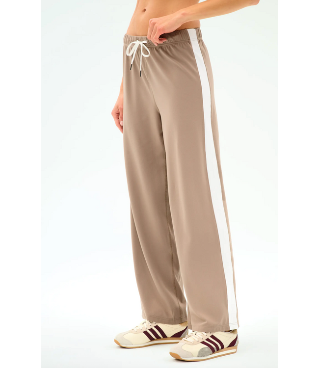 Willow Airweight Wide Leg- Latte/White