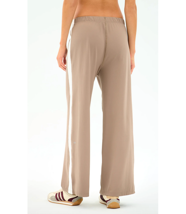 Willow Airweight Wide Leg- Latte/White