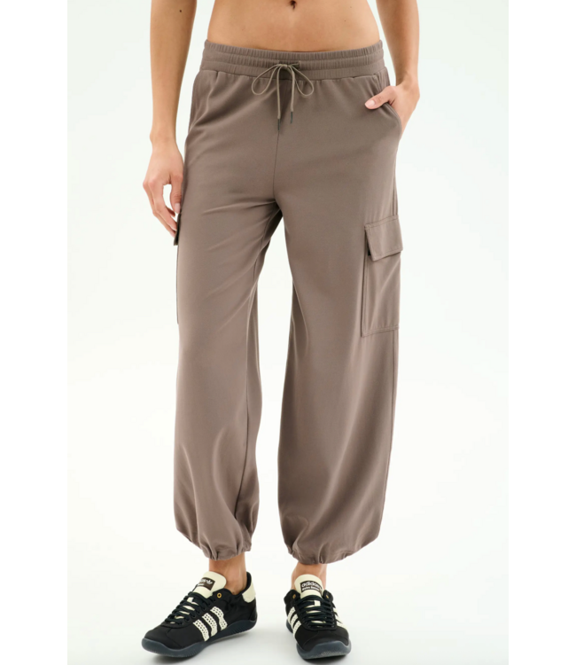Nico Airweight Cargo Pant- Lentil
