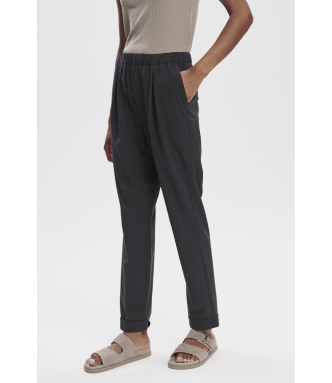 Alana Slim Tapered Cuff Pant 27- Black