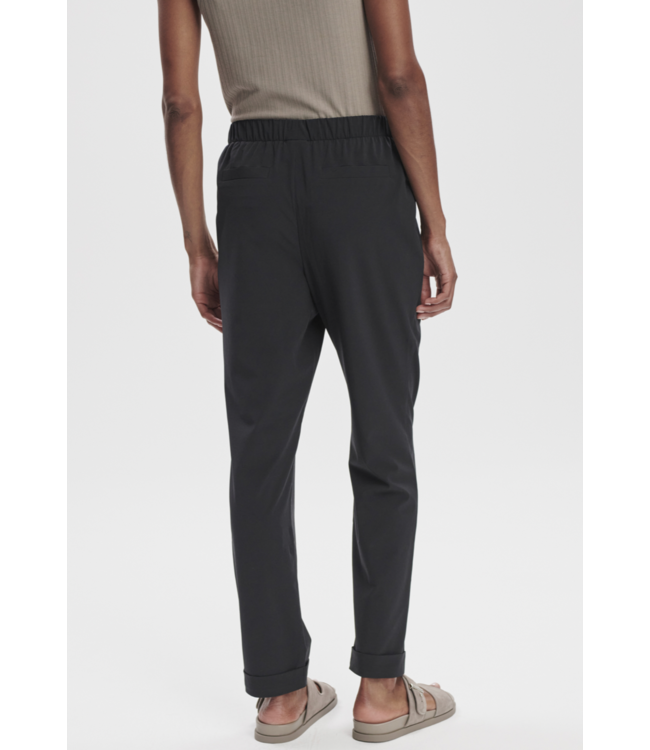 Alana Slim Tapered Cuff Pant 27- Black