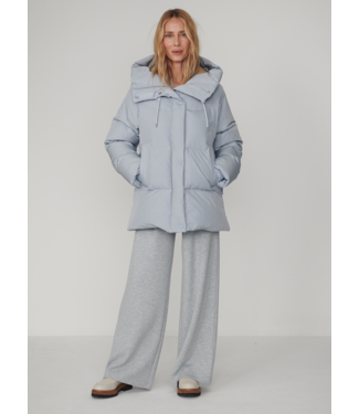 Varley Adler Down Puffer Coat- Glacier Blue