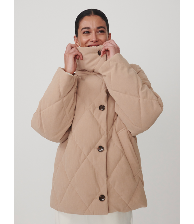 Evren Short Quilted Coat- Light Taupe