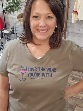 Life is Good Women’s Love The Wine Crusher VEE