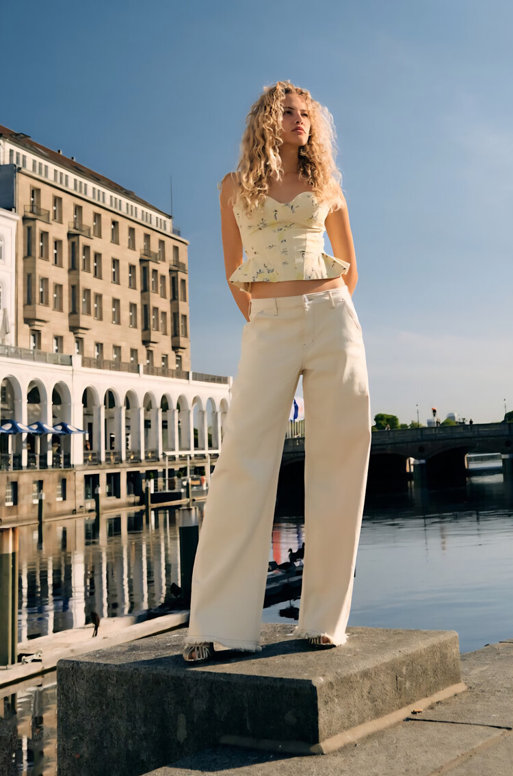 Kan Can High Rise Wide Leg Jeans