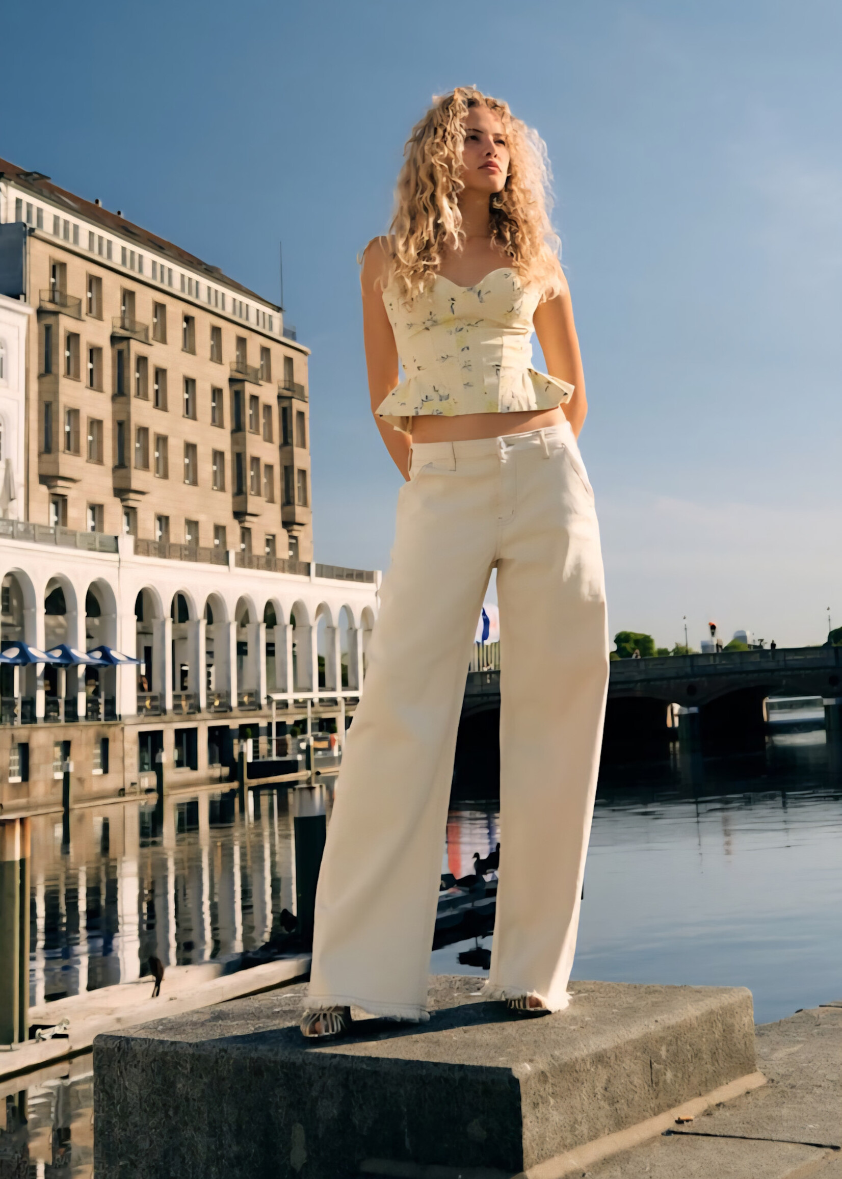 Kan Can High Rise Wide Leg Jeans