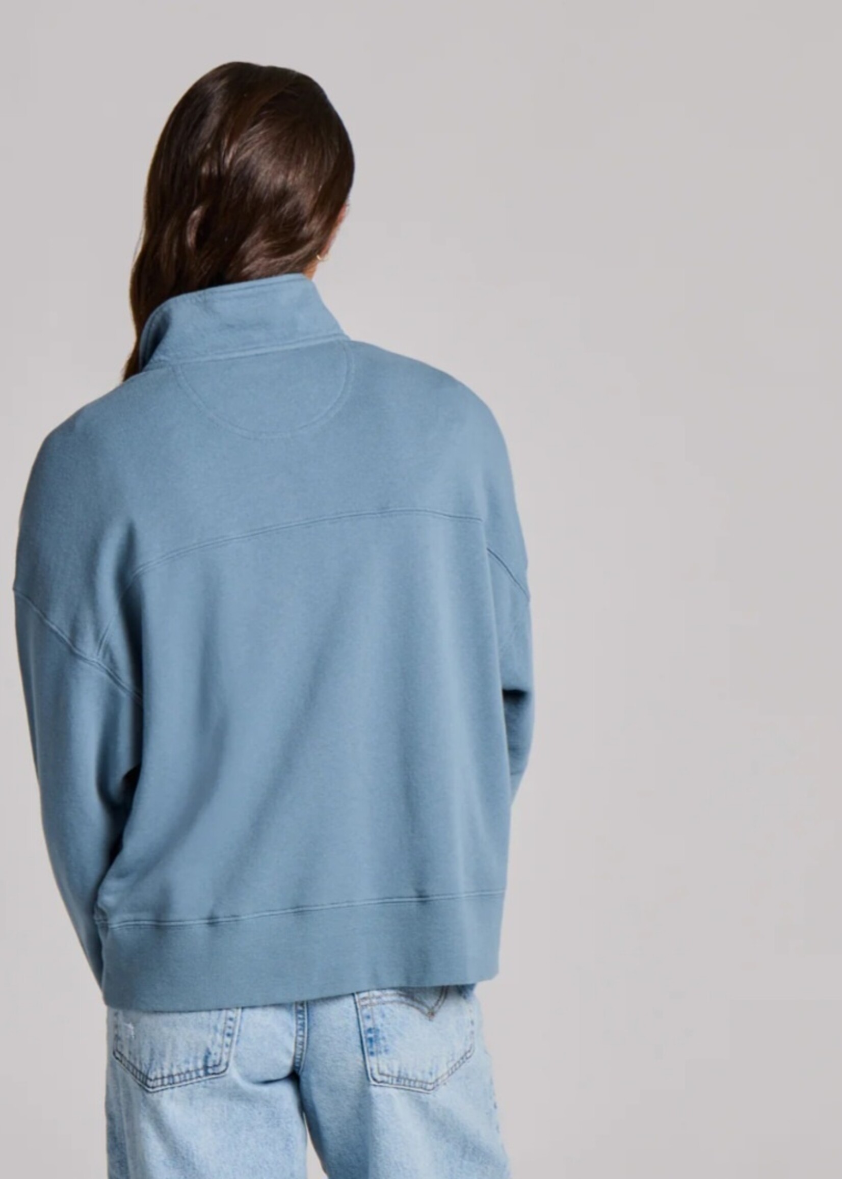 Life is Good WOMEN'S SOLID FRENCH TERRY BOXY QUARTER