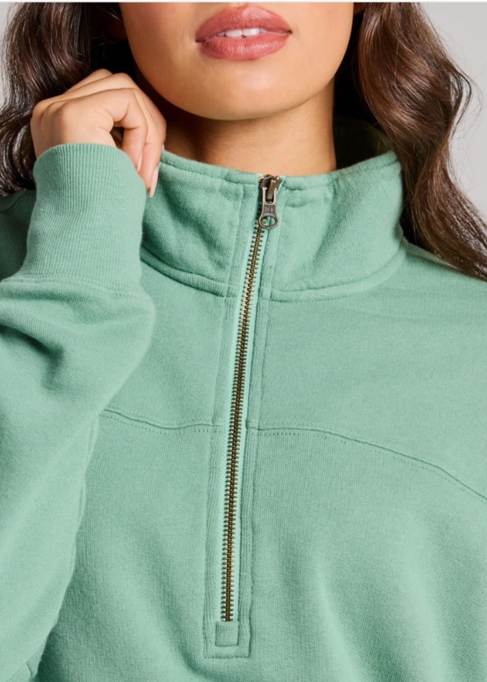 Life is Good WOMEN'S SOLID FRENCH TERRY BOXY QUARTER