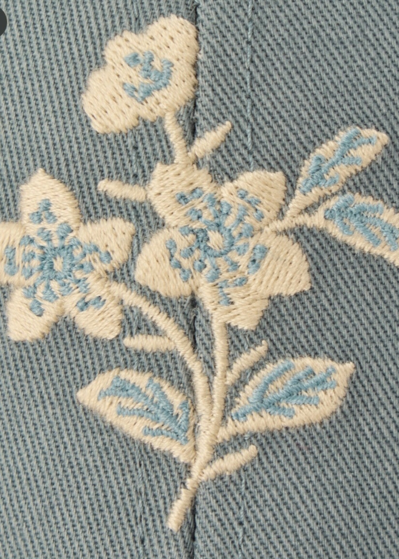 Life is Good ADULT UNISEX CRAFTY WILDFLOWERS TRUCKER