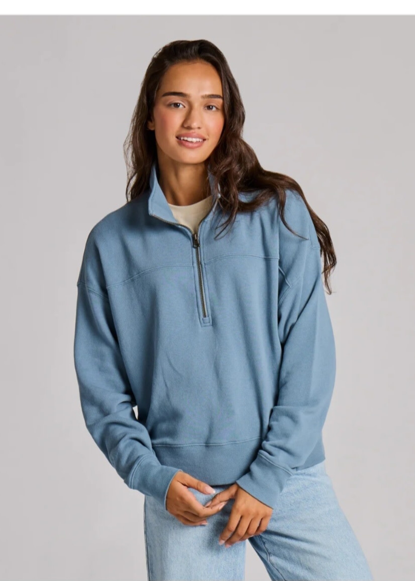 Life is Good WOMEN'S SOLID FRENCH TERRY BOXY QUARTER