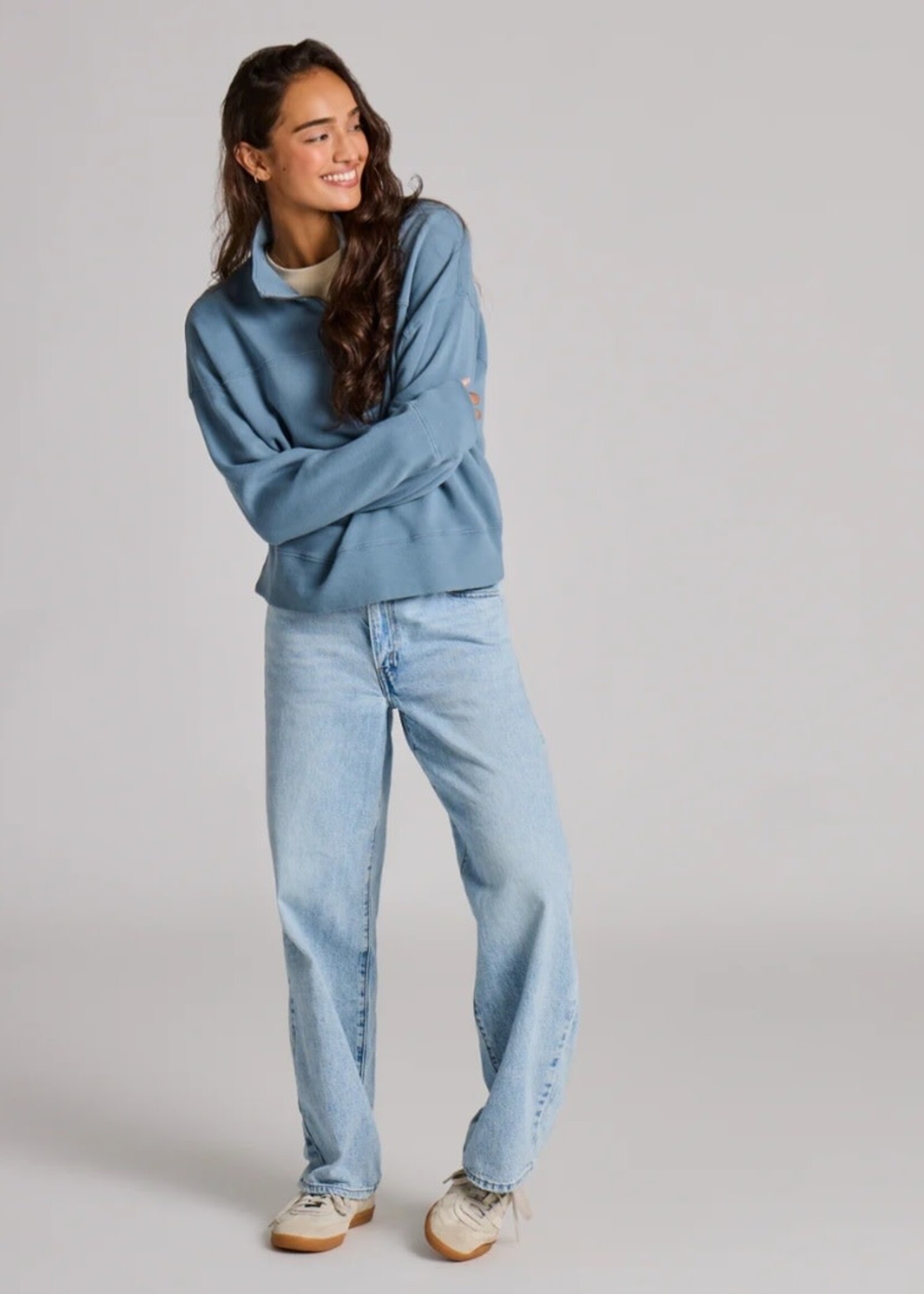 Life is Good WOMEN'S SOLID FRENCH TERRY BOXY QUARTER