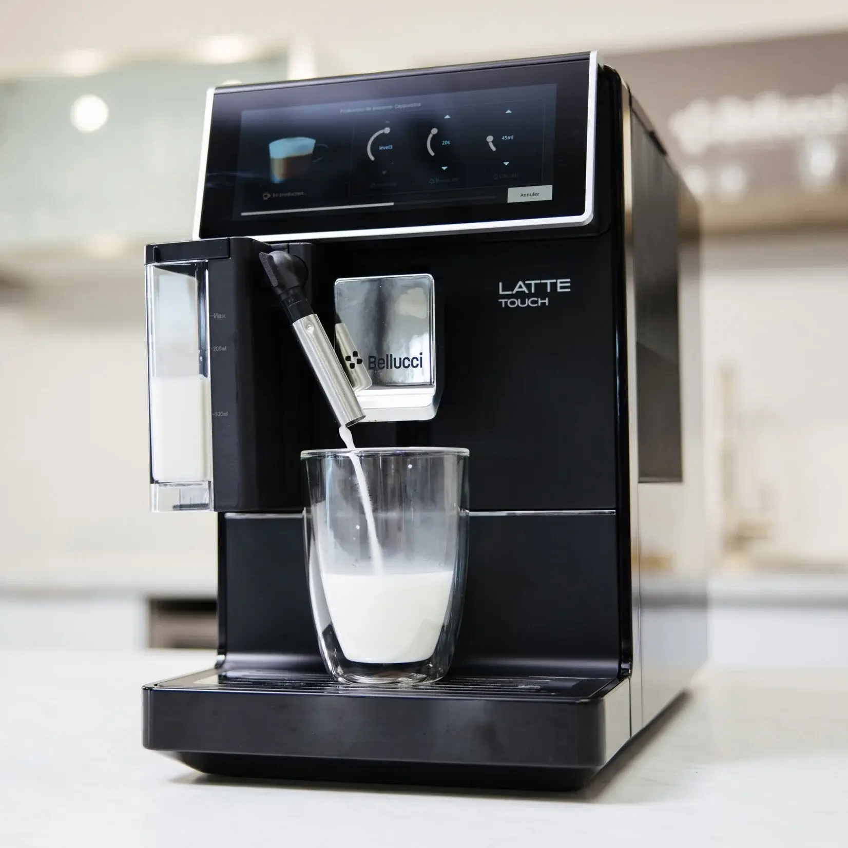 BELLUCCI Machine espresso automatique LATTETOUCH avec pichet à lait