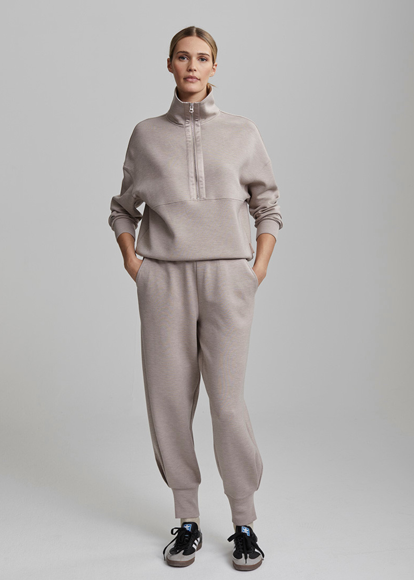 Varley The Relaxed Pant 25 Taupe