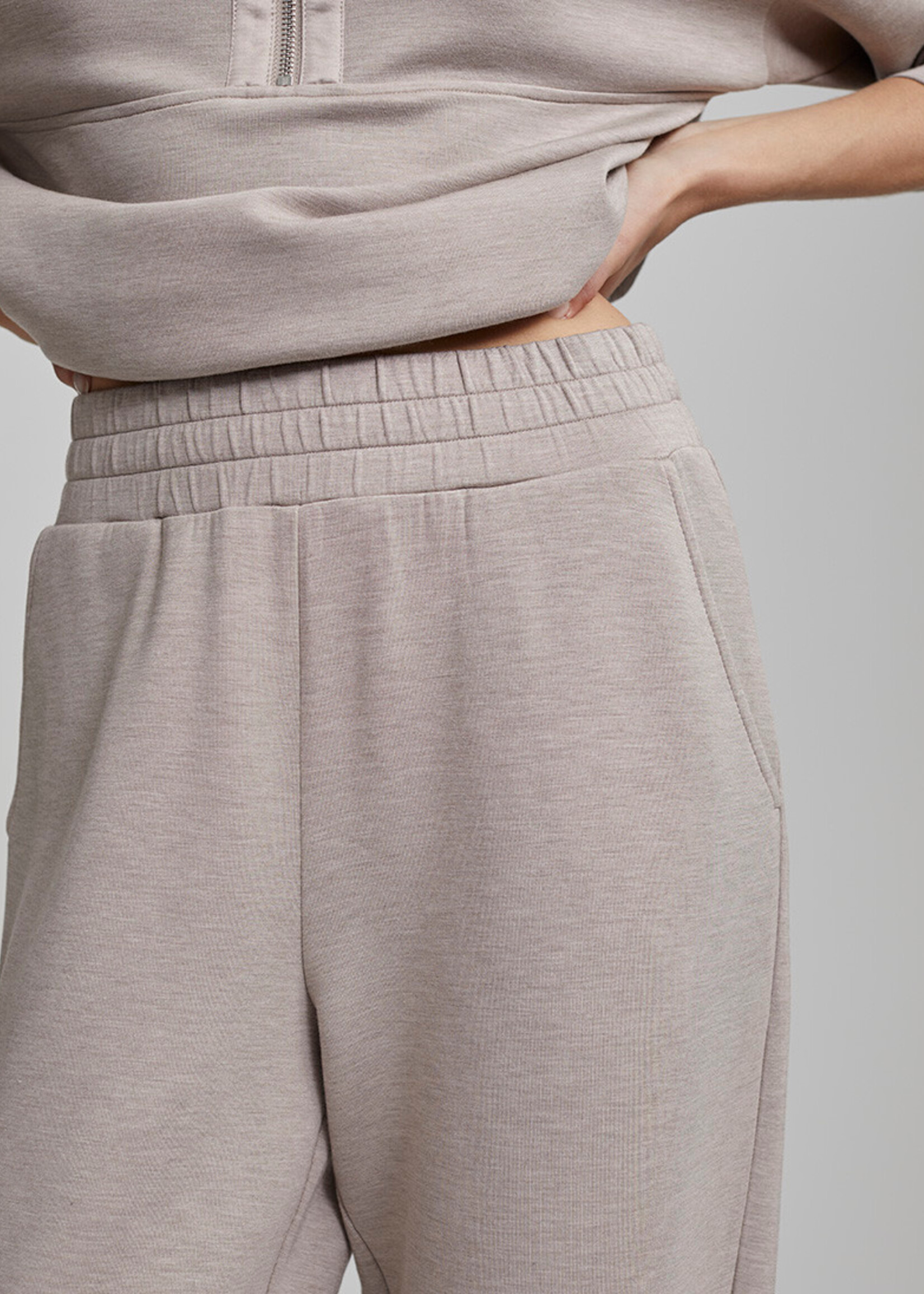 Varley The Relaxed Pant 25 Taupe