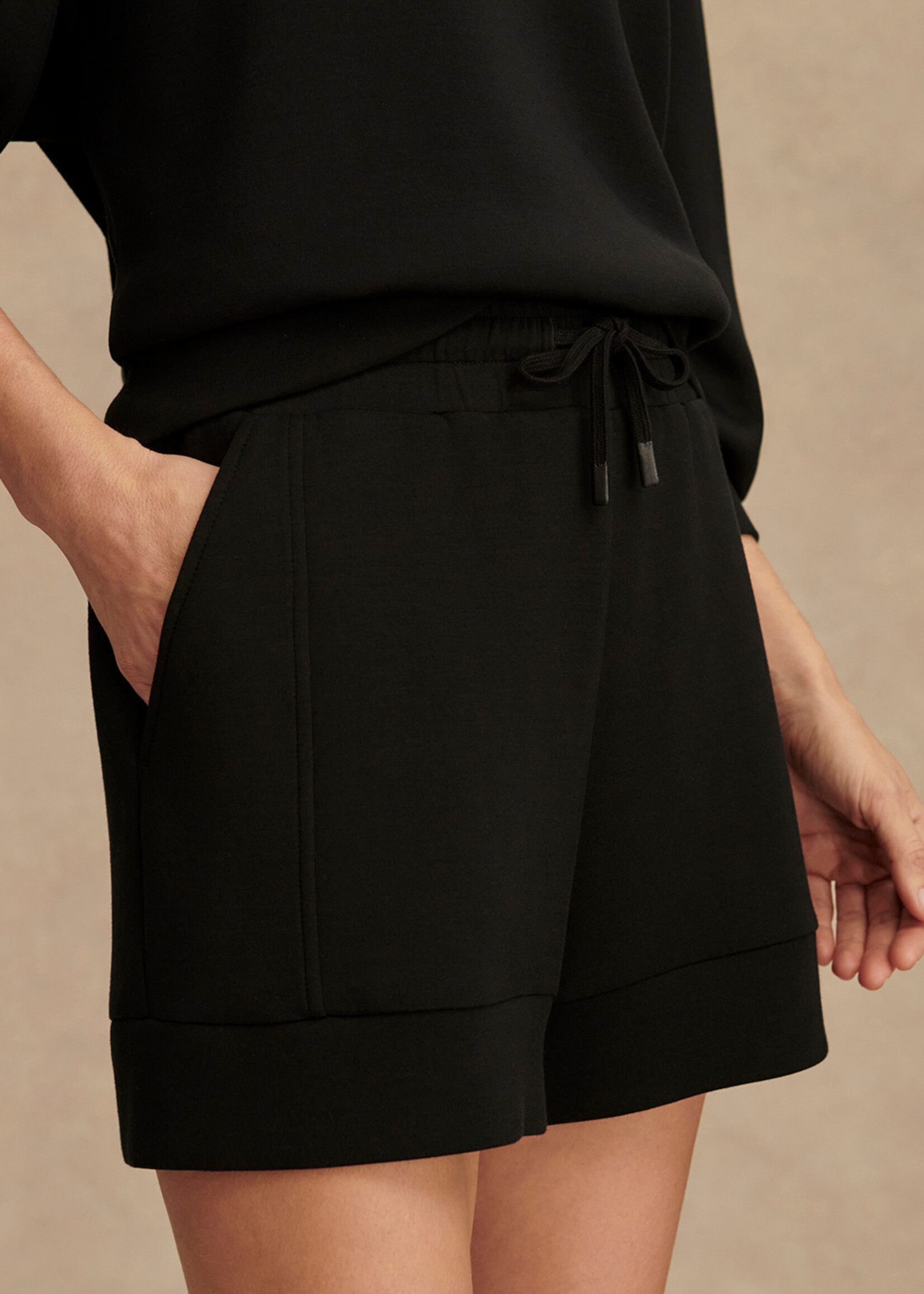 Varley Atrium High Rise Short 4.5 Black