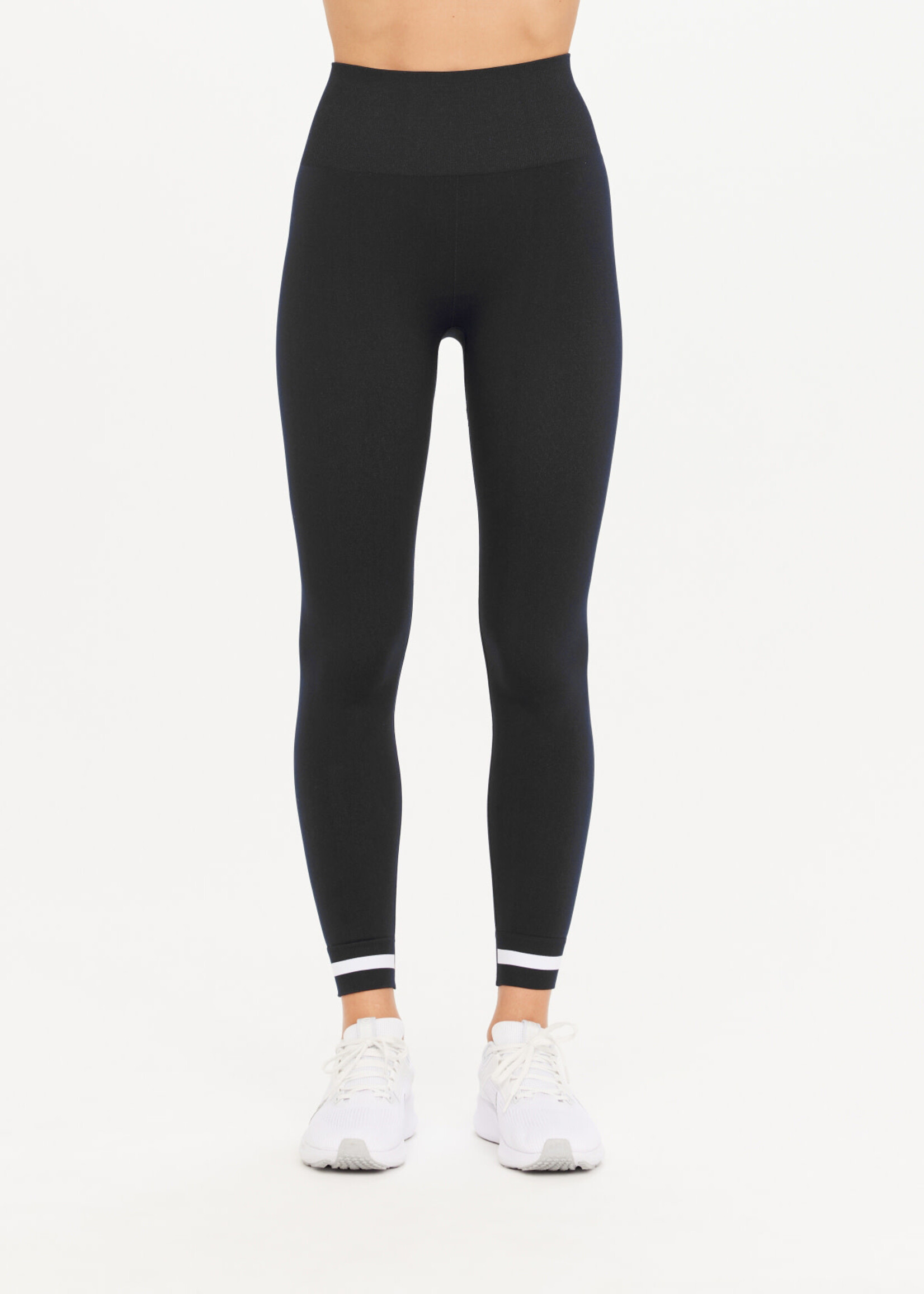 The Upside Form Seamless 25in Midi Pant Black