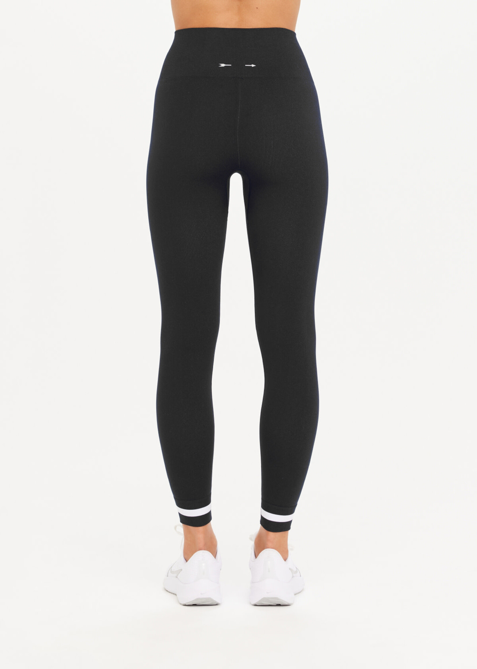 The Upside Form Seamless 25in Midi Pant Black