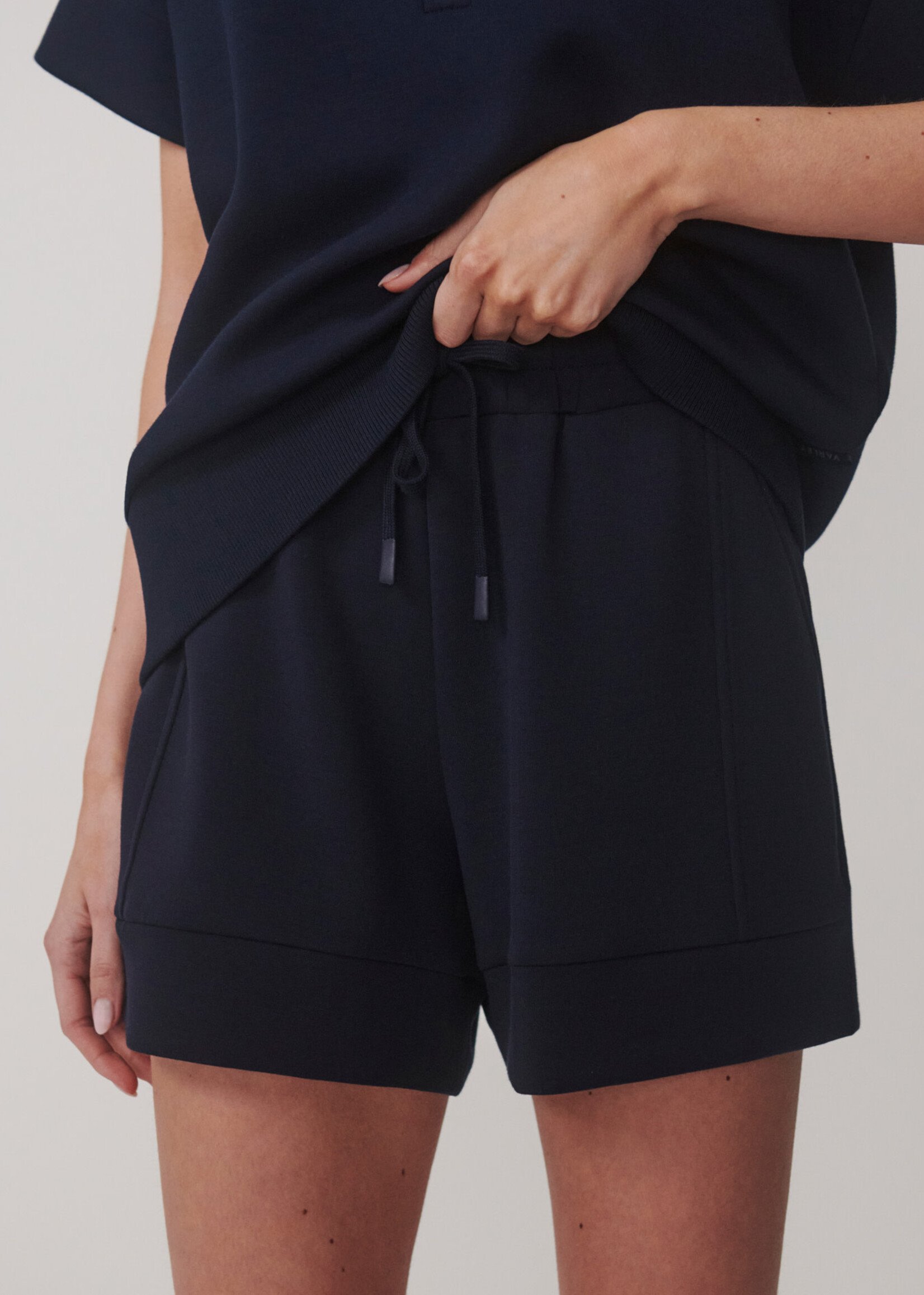 Varley Atrium High Rise Short 4.5 Navy