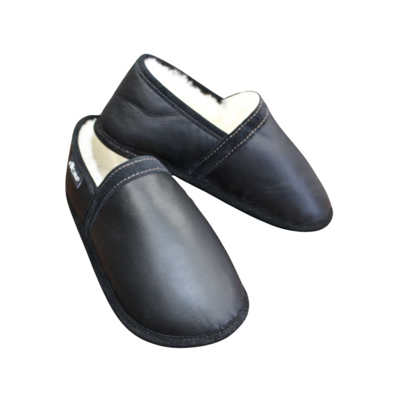 OPCH OPCH 300LT Men's Slippers - Luxurious comfort in genuine black sheepskin