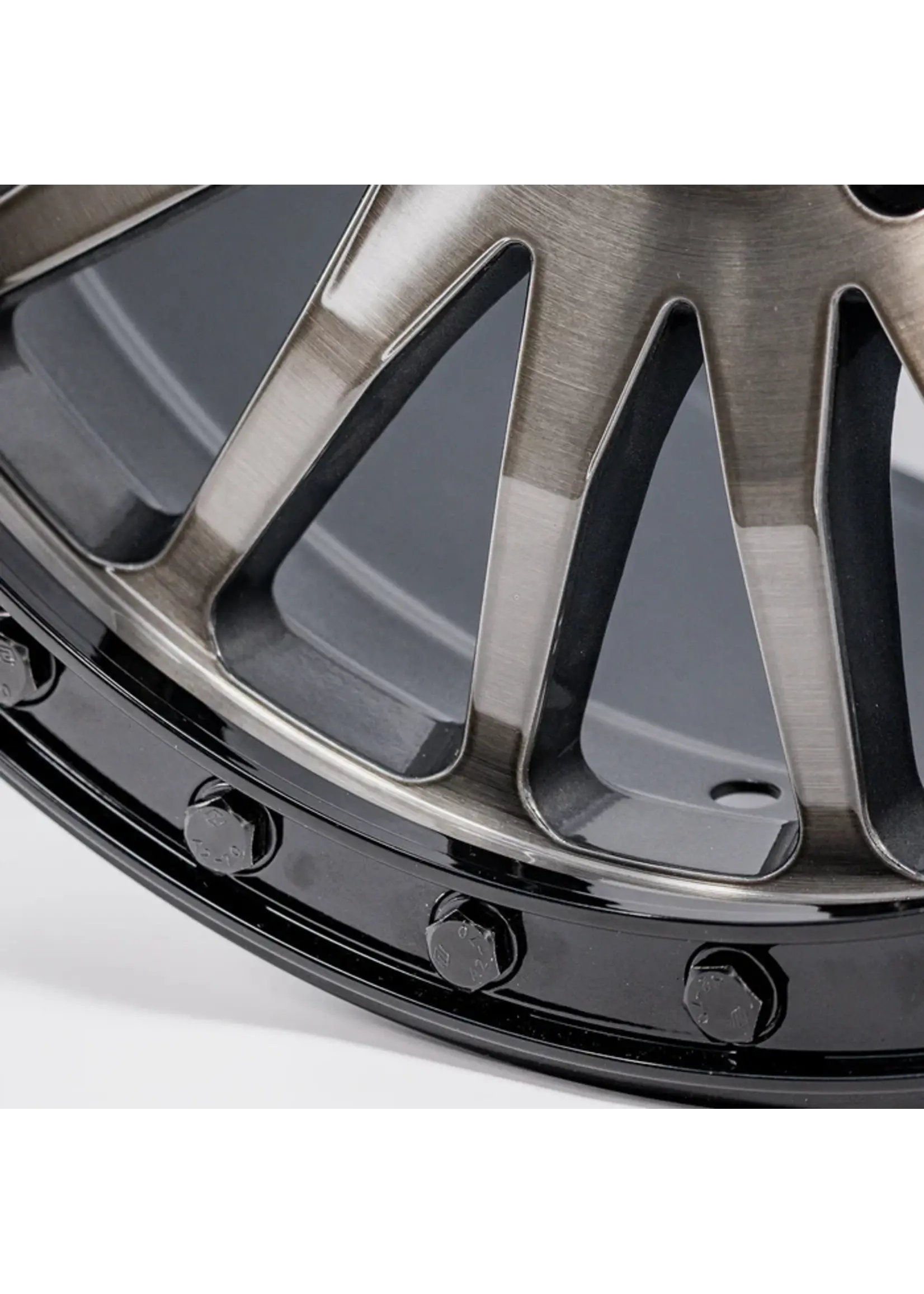Valor Offroad Valor Offroad V06 Beadlocks15x8 +40 5x114.3 Brushed Gunmetal