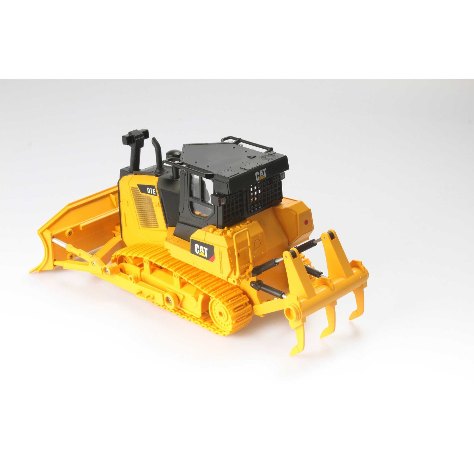 1/24 RC Caterpillar D7E Bulldozer