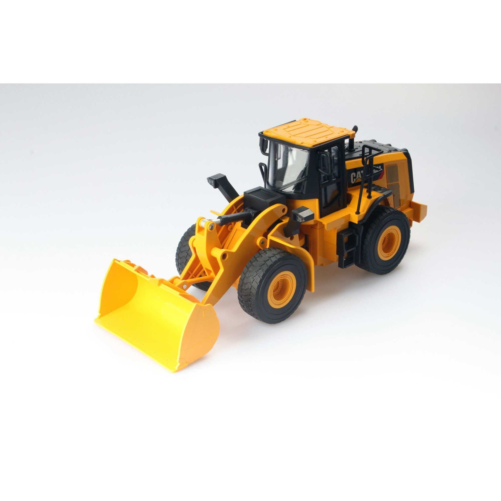 Diecast Masters 1/24 RC Caterpillar 950M Wheel Loader